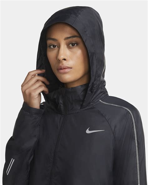 Women's Nike Jackets & Vests 